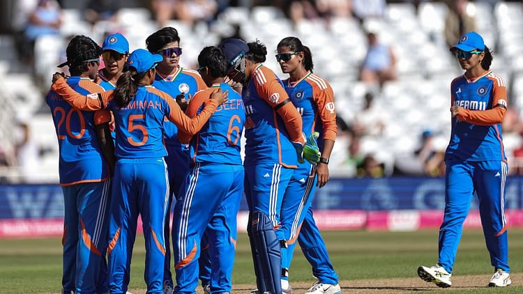 Ind W Vs Eng W पहला T20i भारतीय महिला टीम ने इंग्लैंड महिला टीम को 97 रनों से हराया Smriti Mandhana Shri Charni